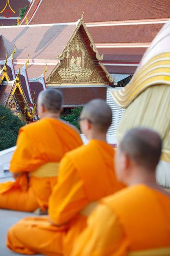 ภาพ No.201347:พระธรรมยาตราปฏิบัติธรรม และถ่ายภาพหมู่ประวัติศาสตร์ ณ อาคารธรรมยาตรา กตัญญูบูชามหาปูชนียาจารย์  ตรงข้ามวัดปากน้ำภาษีเจริญ จ.กรุงเทพมหานคร ในโครงการธรรมยาตรา กตัญญูบูชา มหาปูชนียาจารย์ พระมงคลเทพมุนี(สด จนฺทสโร) พระผู้ปราบมาร อนุสรณ์สถาน 7 แห่ง ปีที่ 13