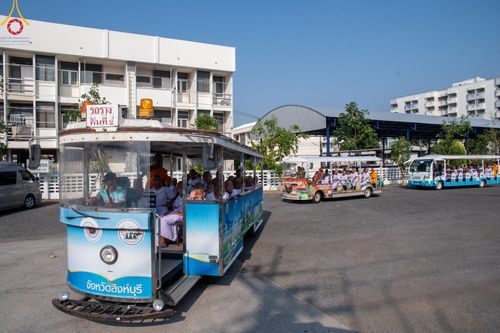 ภาพ No.59167:พิธีปลงผมและแห่นาคธรรมทายาท ในโครงการบรรพชาสามเณร ภาคฤดูร้อน เฉลิมพระเกียรติพระบาทสมเด็จพระเจ้าอยู่หัว เนื่องในโอกาส  พระราชพิธีมหามงคลเฉลิมพระชนมพรรษา 6 รอบ  ปลงผมนาคในวันที่ 21 เมษายน พ.ศ 2567 ณ วัดกลางธนรินทร์ (ธรรมอุทยานบ้านแป้ง)