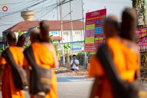 ภาพ No.107907:พิธีต้อนรับพระธรรมยาตรา ในโครงการธรรมยาตรากตัญญูบูชา มหาปูชนียาจารย์ พระมงคลเทพมุนี(สด จนฺทสโร) พระผู้ปราบมาร อนุสรณ์สถาน 7 แห่ง ปีที่ 12 วันที่ 7 มกราคม พ.ศ. 2567 ณ อนุสรณ์สถานคลองบางนางแท่น  อ.สามพราน จ.นครปฐม