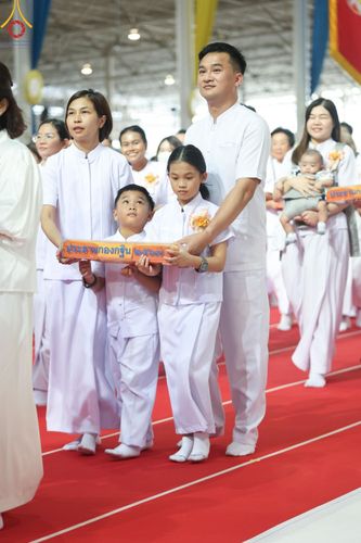 ภาพ No.167748:พิธีทอดกฐิน และ พิธีกรานกฐิน ในวันอาทิตย์ที่ 3 พฤศจิกายน พ.ศ. 2567 ณ วัดพระธรรมกาย จ.ปทุมธานี