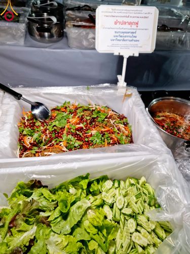 ภาพ No.111895:พิธีถวายภัตตาหารเป็นสังฆทาน แด่คณะพระธรรมยาตราฯ ในโครงการธรรมยาตรา กตัญญูบูชา มหาปูชนียาจารย์ พระมงคลเทพมุนี(สด จนฺทสโร) พระผู้ปราบมาร อนุสรณ์สถาน 7 แห่ง ปีที่ 12 วันที่ 14 มกราคม พ.ศ. 2567 ณ อนุสรณ์สถานมหาวิหารพระมงคลเทพมุนี  (โลตัสแลนด์) อ.สองพี่น้อง จ