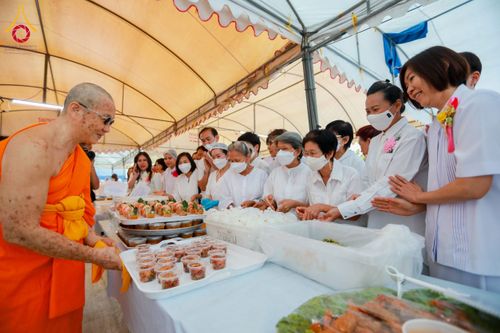 ภาพ No.118089:พิธีถวายภัตตาหารเป็นสังฆทาน แด่คณะพระธรรมยาตรา ปีที่ 12 วันที่ 24 มกราคม พ.ศ. 2567 ณ อนุสรณ์สถานบางนางแท่น จ.นครปฐม