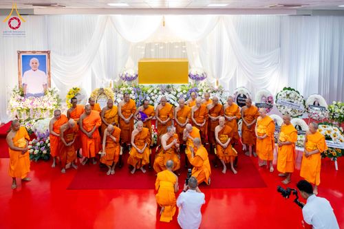 ภาพ No.315187:วันจันทร์ที่ 23 มีนาคม พ.ศ. 2569 พิธีบำเพ็ญกุศล คุณพ่อณรงค์ จินตมากุล  สิริอายุ 99 ปี 11 เดือน โยมบิดา พระครูปลัดรัตนวีรวัฒน์ (รังสฤษดิ์ อิทฺธิจินตโก) ที่ปรึกษาเจ้าคณะจังหวัดปทุมธานี เจ้าอาวาสวัดพระธรรมกาย  ณ ห้องปลูกศรัทธา 2 วัดพระธรรมกาย ปทุมธานี