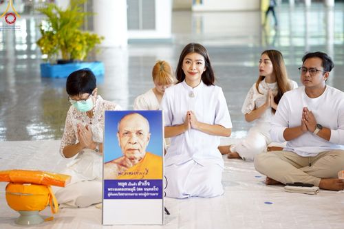 ภาพ No.214997:วันเสาร์ที่ 5 เมษายน พ.ศ. 2568 พิธีเวียนประทักษิณรอบพระมหาธรรมกายเจดีย์  พิธีวันทาเจดีย์ พิธีขอขมาและมอบผ้าไตร ในโครงการบรรพชาสามเณรฟื้นฟูพระพุทธศาสนาทั่วไทย , โครงการหน่อแก้วเปรียญธรรม รุ่นที่ 13 ,  โครงการสามเณรยุวธรรมทายาท รุ่นที่ 33 , โครงการสามเณรมั