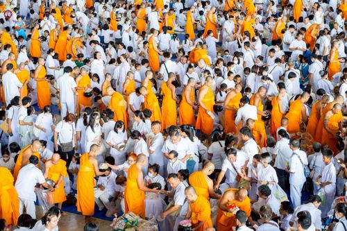 ภาพ No.227916:วันอาทิตย์ที่ 1 มิถุนายน พ.ศ. 2568 พิธีตักบาตร , พิธีบูชาข้าวพระ ณ วัดพระธรรมกาย จ.ปทุมธานี