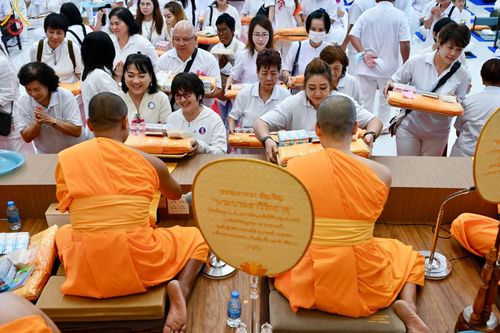 ภาพ No.148632:พิธีบุพเปตพลี, พิธีทอดผ้าป่า, พิธีไถ่ชีวิตโค 80 ตัว ให้ชีวิตสัตว์เป็นทาน ณ ศูนย์ปฎิบัติธรรมภาคใต้ อ.บางกล่ำ จ.สงขลา วันเสาร์ที่ 10 สิงหาคม พ.ศ. 2567