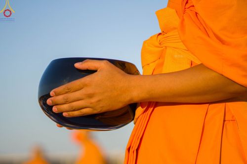 ภาพ No.105290:พิธีตักบาตรฉลองพระบวชใหม่ รุ่นบูชาธรรมมหาปูชนียาจารย์ และต้อนรับศักราชใหม่ วันจันทร์ที่ 1 มกราคม พ.ศ. 2567 ณ ลานธรรมพระมหาธรรมกายเจดีย์ วัดพระธรรมกาย