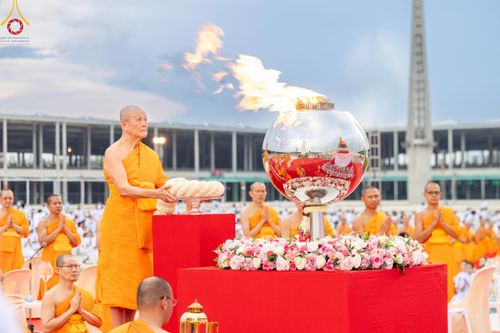 ภาพ No.160468:พิธีปลูกต้นทรัพย์บานชื่น ณ ลานธรรม พระมหาธรรมกายเจดีย์ วัดพระธรรมกาย จ.ปทุมธานี วันพฤหัสบดีที่ 10 ตุลาคม พ.ศ. 2567