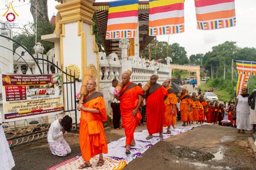 ภาพ No.226296:วันที่ 7-10 พฤษภาคม พ.ศ. 2568 โครงการเดินธรรมยาตรา สยาม-ลังกา ธรรมยาตรา ฉลองเทศกาลวิสาขบูชาแห่งชาติ ศรีลังกา บูชาธรรม 81 ปี หลวงพ่อธัมมชโย เมืองนูวราอิลิยา ประเทศศรีลังกา
