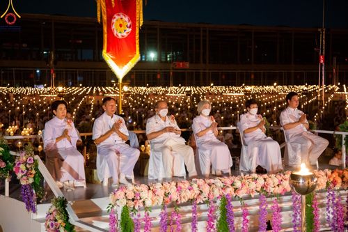 ภาพ No.125061:พิธีเวียนประทักษิณและจุดมาฆประทีป (ชุดที่ 2) ในวันมาฆบูชา เสาร์ที่ 24 กุมภาพันธ์ พ.ศ. 2567 ณ พระมหาธรรมกายเจดีย์ วัดพระธรรมกาย
