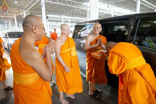 ภาพ No.58001:พิธีมุทิตาสักการะพระสังฆาธิการ ผู้ที่ได้รับพระราชทานเลื่อนและตั้งสมณศักดิ์ ปีพุทธศักราช 2567 วันอาทิตย์ที่ 28 เมษายน พ.ศ. 2567 ณ วัดพระธรรมกาย จ.ปทุมธานี