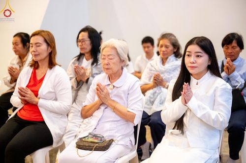 ภาพ No.187666:พิธีฉลองชัยสวดมนต์บทธัมมจักกัปปวัตนสูตร 7,000,000,000 จบ และพิธีสวดมนต์ข้ามปี วันที่ 31 ธันวาคม พ.ศ. 2567 ถึงวันที่ 1 มกราคม พ.ศ. 2568 ณ มหารัตนวิหารคด วัดพระธรรมกาย จ.ปทุมธานี