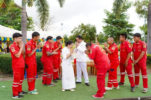 ภาพ No.229897:วันพฤหัสบดีที่ 26 มิถุนายน พ.ศ. 2568 พิธีตักบาตรพระ 1,165 รูป ฉลองก่อตั้งเมืองวานรนิวาส ครบรอบ 164 ปี ณ ถนนวานรนิวาส-อากาศอำนวย อ.วานรนิวาส จ.สกลนคร