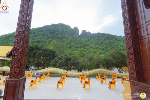 ภาพ No.222194:วันที่ 26-27 เมษายน พ.ศ. 2568 ศูนย์ปฏิบัติธรรมสวนผึ้ง ร่วมกับ ธุดงค์คสถานประจวบคีรีขันธ์ และวัดอ่าวน้อย  จัดกิจกรรมเดินธรรมยาตรา ตักบาตรข้าวสารอาหารแห้ง และจุดประทีปถวายเป็นพุทธบูชา ณ วัดอ่าวน้อย จ.ประจวบคีรีขันธ์