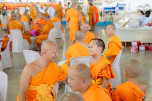 ภาพ No.146828:การต้อนรับพระสังฆาธิการ 2,000 กว่าวัดทั่วประเทศ และพิธีบูชาข้าวพระ เนื่องในวันสมาธิโลก วันอาทิตย์ที่ 4 สิงหาคม พ.ศ. 2567 ณ สภาธรรมกายสากล วัดพระธรรมกาย