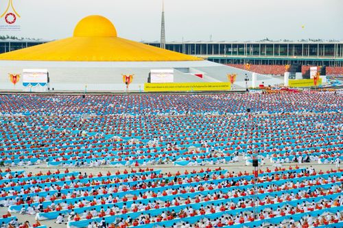 ภาพ No.219625:วันอังคารที่ 22 เมษายน พ.ศ. 2568 พิธีถวายมหาสังฆทานคณะสงฆ์ 40,000 กว่าวัดทั่วประเทศ เนื่องในวันคุ้มครองโลก ณ วัดพระธรรมกาย จ.ปทุมธานี