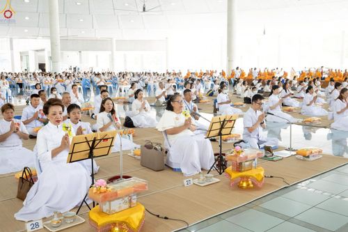 ภาพ No.240123:วันเสาร์ที่ 23 สิงหาคม พ.ศ. 2568 (วันพระ แรม 14 ค่ำ เดือน 9) พิธีบุพเปตพลี ครั้งที่ 169 ร่วมอุทิศบุญแด่หมู่ญาติที่ล่วงลับไปแล้ว และสืบทอดอายุพระพุทธศาสนา ณ หอฉันคุณยายอาจารย์ฯ วัดพระธรรมกาย