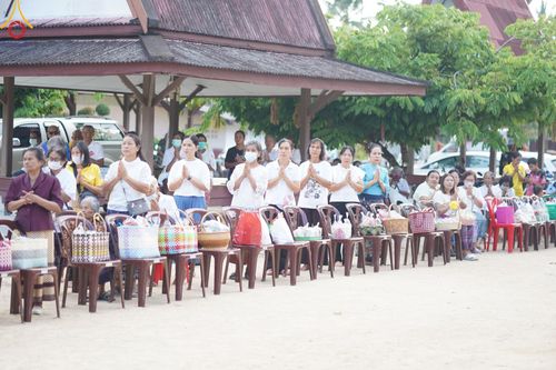 ภาพ No.61116:สามเณรออกบิณฑบาต และกิจกรรมอบรมสามเณร ในโครงการบรรพชาสามเณรฟื้นฟู พระพุทธศาสนาทั่วไทย ณ ศูนย์อบรมที่พักสงฆ์บ้านร่มเย็น จ.นราธิวาส วันที่ 2-15 เมษายน พ.ศ. 2567