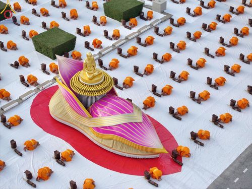 ภาพ No.186971:พระธรรมยาตราปฏิบัติธรรม และถ่ายภาพหมู่ประวัติศาสตร์ ปีที่ 13 ณ ลานทิศตะวันออก มหาวิหารพระมงคลเทพมุนี วัดพระธรรมกาย จ.ปทุมธานี วันเสาร์ที่ 28 ธันวาคม พ.ศ. 2567