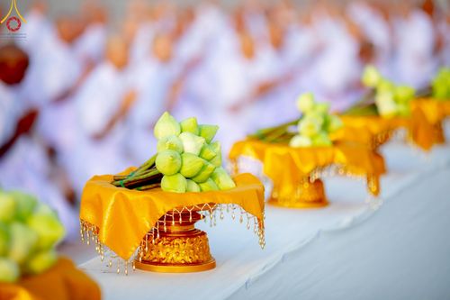 ภาพ No.216997:วันเสาร์ที่ 12 เมษายน พ.ศ. 2568 พิธีเวียนประทักษิณรอบพระมหาธรรมกายเจดีย์  พิธีวันทาเจดีย์ พิธีขอขมาและมอบผ้าไตร ในโครงการอุปสมบทหมู่ บูชาธรรมหลวงพ่อธัมมชโย, โครงการธรรมทายาท ระดับอุดมศึกษา รุ่นที่ 52 ,  โครงการบวชพระนานาชาติ AEC & WAB CEO รุ่นที่ 4 , ณ ว