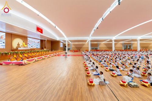 ภาพ No.237879:วันอาทิตย์ที่ 10 สิงหาคม พ.ศ. 2568 พิธีถวายไทยธรรมมุทิตาเปรียญธรรมและบาลีศึกษา ณ ห้องแก้วสารพัดนึก2 วัดพระธรรมกาย ปทุมธานี