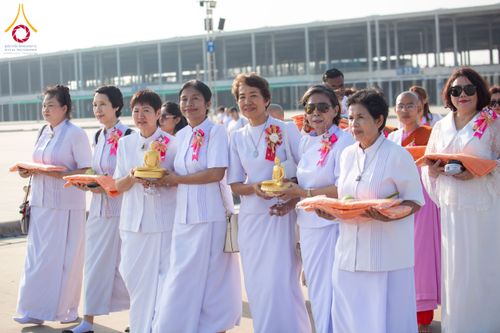 ภาพ No.209686:วันอาทิตย์ที่ 2 มีนาคม พ.ศ. 2568 พิธีภาคบ่าย สัมมนาพิเศษ, ปฏิบัติธรรม พิธีรับมอบพระบรมสารีริกธาตุ ณ สภาธรรมกายสากล วัดพระธรรมกาย