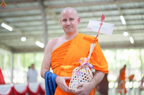 ภาพ No.248314:วันอาทิตย์ที่ 21 กันยายน พ.ศ. 2568 พิธีตักบาตร, พิธีทอดผ้าป่าบำรุงธุดงคสถานล้านนา, พิธีถวายกองทุนการศึกษาพระบาลี, พิธีถวายสลากภัตเป็นสังฆทาน เนื่องในโอกาสครบรอบ 39 ปี ธุดงคสถานล้านนา ณ ธุดงคสถานล้านนา อ.สันทราย จ.เชียงใหม่