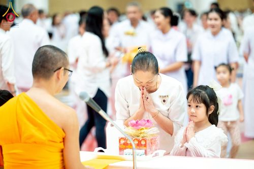 ภาพ No.239614:วันอาทิตย์ที่ 17 สิงหาคม พ.ศ. 2568 พิธีถวายคิลานเภสัช และอุปกรณ์ทางการแพทย์ แด่คณะสงฆ์ เนื่องในวันธรรมชัย ณ ห้องแก้วสารพัดนึก 2 สภาธรรมกายสากล วัดพระธรรมกาย