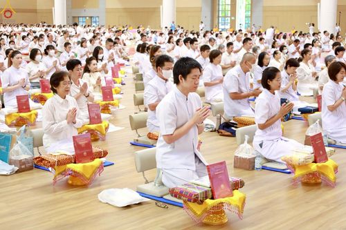 ภาพ No.228365:วันอาทิตย์ที่ 8 มิถุนายน พ.ศ. 2568 พิธีถวายทุนสนับสนุนพระไตรปิฎกฉบับธรรมชัย และอนุรักษ์คัมภีร์โบราณ ณ ห้องแก้วสารพัดนึก 2 วัดพระธรรมกาย