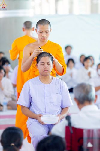 ภาพ No.228563:วันเสาร์ที่ 7 มิถุนายน พ.ศ. 2568 พิธีปลงผมโครงการอุปสมบทหมู่ธรรมทายาท ระดับอุดมศึกษา รุ่นที่ 52 ภาคฤดูฝน ณ วิหารคด 9 วัดพระธรรมกาย