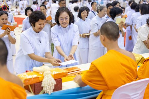 ภาพ No.139804:พิธีมุทิตาพระมหาอุปสมบทอุทิศชีวิต วันอาทิตย์ต้นเดือนที่ 2 มิถุนายน พ.ศ. 2567 ณ ห้องแก้วสารพัดนึก 1 วัดพระธรรมกาย