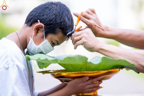 ภาพ No.44459:ประมวลภาพพิธีปลงผม โครงการบรรพชาสามเณรหน่อแก้วเปรียญธรรมรุ่นที่ 10