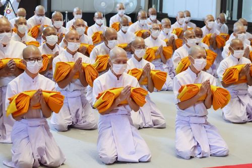 ภาพ No.47663:ประมวลภาพพิธีอุปสมบท โครงการบรรพชาอุปสมบทหมู่ รุ่นเข้าพรรษา 2565