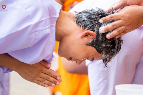 ภาพ No.47326:ประมวลภาพพิธีปลงผม ในโครงการบรรพชาอุปสมบทหมู่ ภาคฤดูฝน 2565