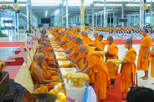 ภาพ No.48574:ประมวลภาพพิธีรำลึกถึงนักสร้างบารมี ในวันมหารำลึก ครั้งที่ 32 ณ วัดพระธรรมกาย