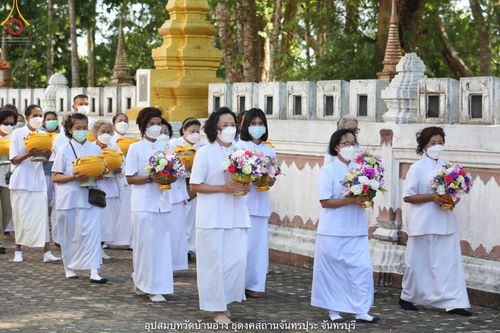 ภาพ No.40178:พิธีตัดปอยผม ปลงผม ขอขมารับผ้าไตรและพิธีบรรพชา ในโครงการอุปสมบท บูชาธรรมมหาปูชนียาจารย์ ประจำปี 2564 ชุดที่ 10