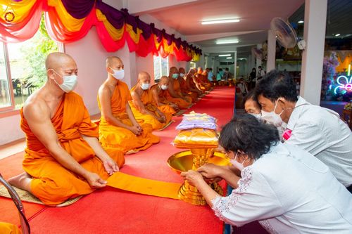 ภาพ No.53275:ประมวลภาพพิธีทอดกฐินสามัคคี ณ วัดโบสถ์บน จ.นนทบุรี