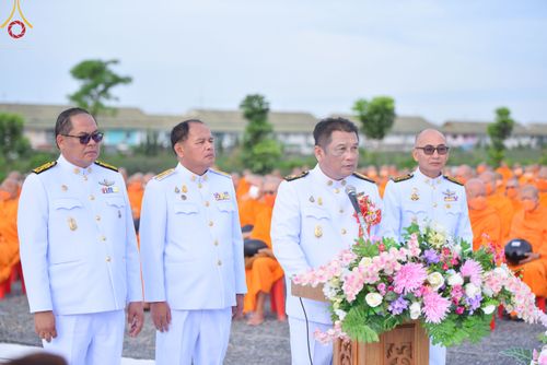 ภาพ No.49489:ประมวลภาพพิธีตักบาตรพระสงฆ์ 1,091 รูป เนื่องในวันแม่แห่งชาติ ณ ตลาดจัมโบ้ ชุดที่ 1