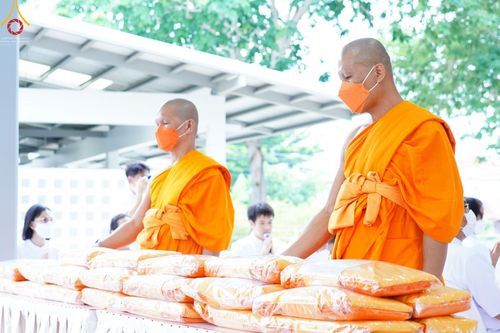 ภาพ No.52152:ประมวลภาพพิธีสักการะพระมงคลเทพมุนี (สด จนฺทสโร) ณ ศูนย์ปฏิบัติธรรมพระมงคลเทพมุนี