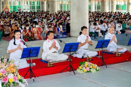 ภาพ No.52050:ประมวลภาพพิธีตักบาตรมิตรภาพไทย-เมียนมาร์ 105 รูป ณ วัดพระธรรมกาย