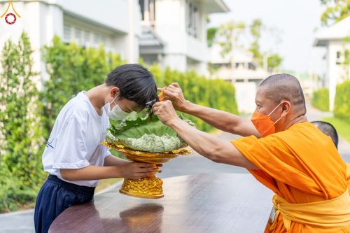 ภาพ No.44461:ประมวลภาพพิธีปลงผม โครงการบรรพชาสามเณรหน่อแก้วเปรียญธรรมรุ่นที่ 10