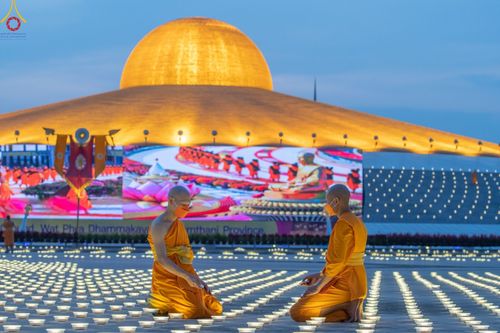 ภาพ No.46317:ประมวลภาพพิธีจุดวิสาขประทีป 2565 ณ วัดพระธรรมกาย