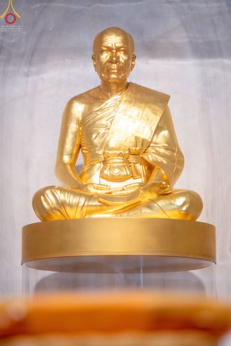 ภาพ No.45919:ประมวลภาพพิธีตักบาตรและทอดผ้าป่า โครงการบรรพชาสามเณรฟื้นฟูพระพุทธศาสนาทั่วไทย ณ อนุสรณ์สถานพระมงคลเทพมุนี