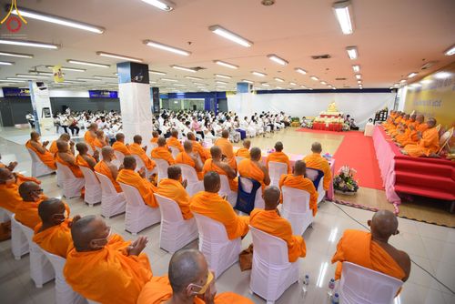 ภาพ No.49787:ประมวลภาพพิธีสักการะรูปหล่อพระมงคลเทพมุนี หลวงปู่วัดปากน้ำ ณ ห้างทวีกิจคอมเพล็กซ์ อ.เมือง จ.สระบุรี