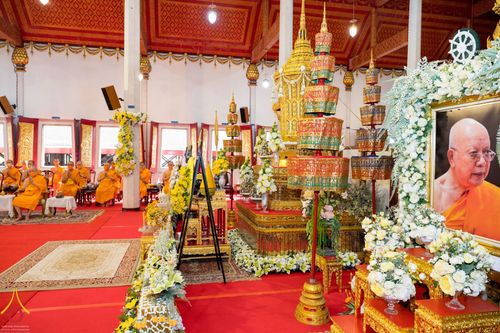 ภาพ No.40643:วัดพระธรรมกาย เป็นเจ้าภาพพิธีบำเพ็ญกุศลสวดพระอภิธรรมอุทิศถวายพระเดชพระคุณ พระวิสุทธิวงศาจารย์