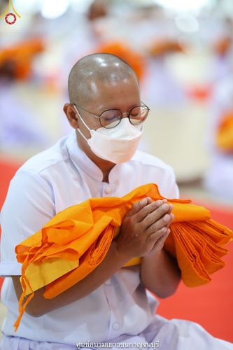 ภาพ No.40868:พิธีตัดปอยผม ปลงผม ขอขมารับผ้าไตรและพิธีบรรพชา ในโครงการอุปสมบท บูชาธรรมมหาปูชนียาจารย์ ประจำปี 2564 ชุดที่ 17