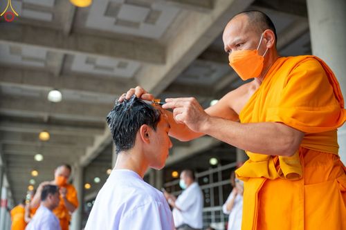 ภาพ No.47329:ประมวลภาพพิธีปลงผม ในโครงการบรรพชาอุปสมบทหมู่ ภาคฤดูฝน 2565