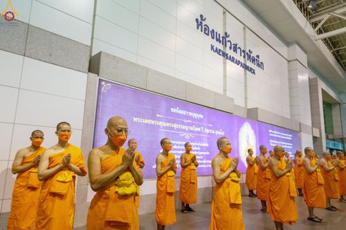 ภาพ No.48498:ประมวลภาพพิธีรับร่างนักสร้างบารมี พระเดชพระคุณพระสุธรรมญาณวิเทศ วิ. (สุธรรม สุธมฺโม)