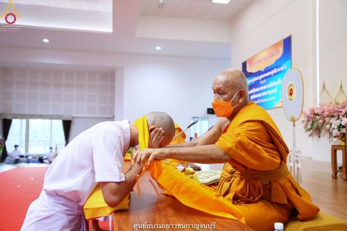 ภาพ No.40864:พิธีตัดปอยผม ปลงผม ขอขมารับผ้าไตรและพิธีบรรพชา ในโครงการอุปสมบท บูชาธรรมมหาปูชนียาจารย์ ประจำปี 2564 ชุดที่ 17