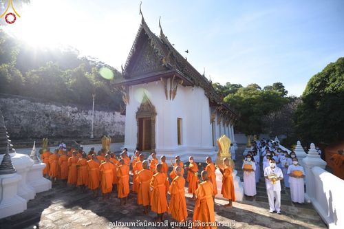 ภาพ No.40101:พิธีตัดปอยผม ปลงผม ขอขมารับผ้าไตรและพิธีบรรพชา ในโครงการอุปสมบท บูชาธรรมมหาปูชนียาจารย์ ประจำปี 2564 ชุดที่ 9